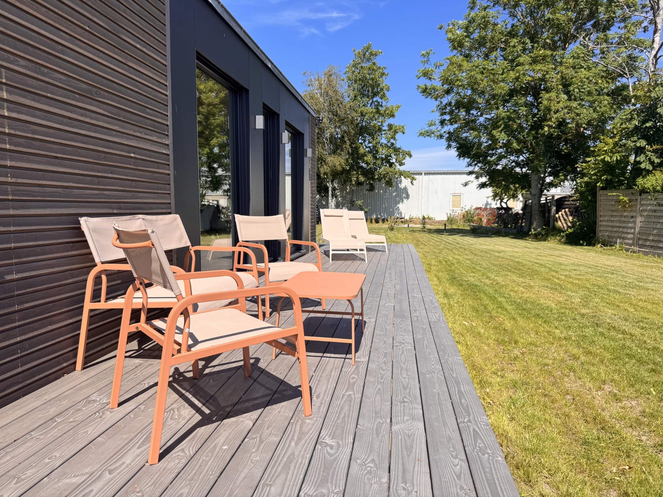 Ferienhaus Lieblingskoog in Friedrichskoog – Aussen Sonnenliegen
